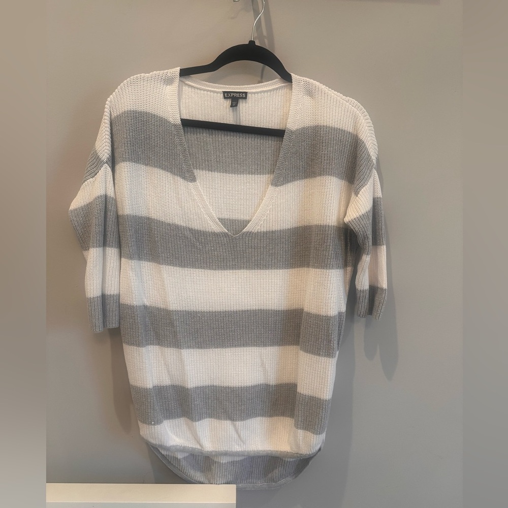 Express Long V Neck Sweater – Perfect pair belt, Leggings & Boots
